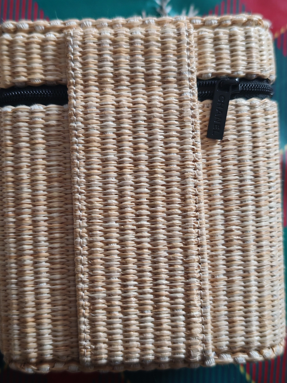 Chanel Les Beiges woven straw/raffia makeup vanity case - Picture 9 of 11